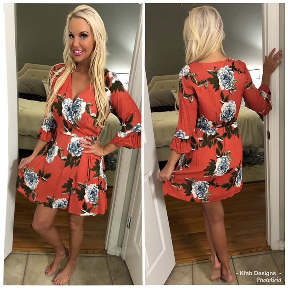 Dresses & Skirts - 🥰LAST 1! Floral Ruffle Sleeve Wrap Dress!